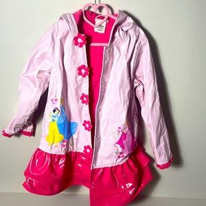 Disney Princess Pink Petal Polk -a-Dot, Ruffle Hem Raincoat Size 5/6.